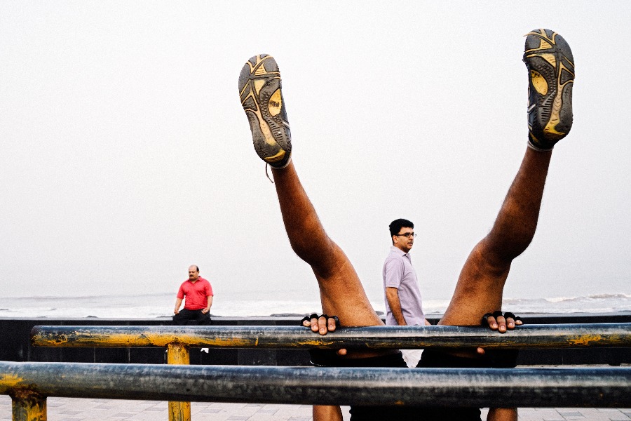 Street photographer, Kaushal Parikh captures love in maximum city, as seen on currentMood magazine